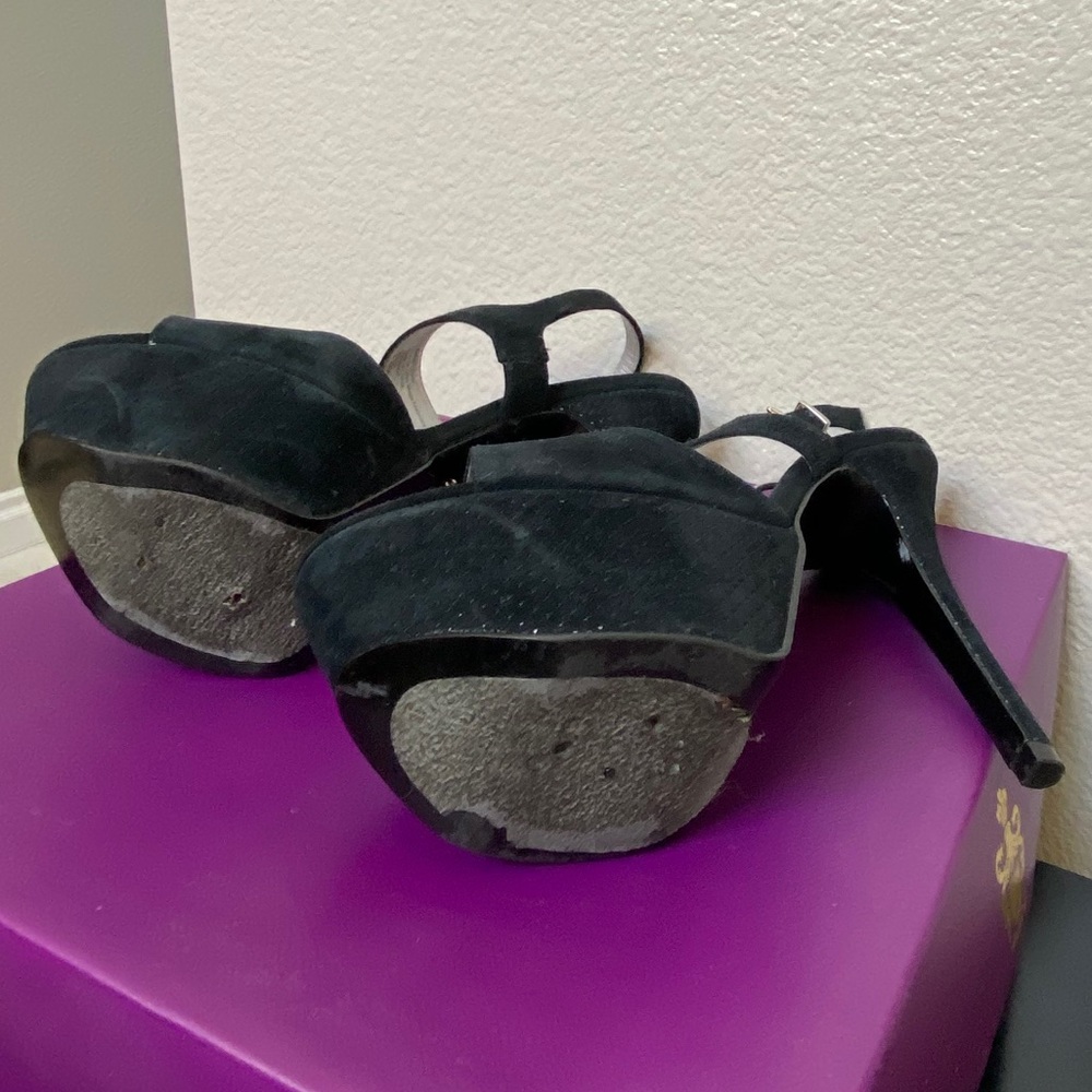 Shoes - Picture 3 of 5